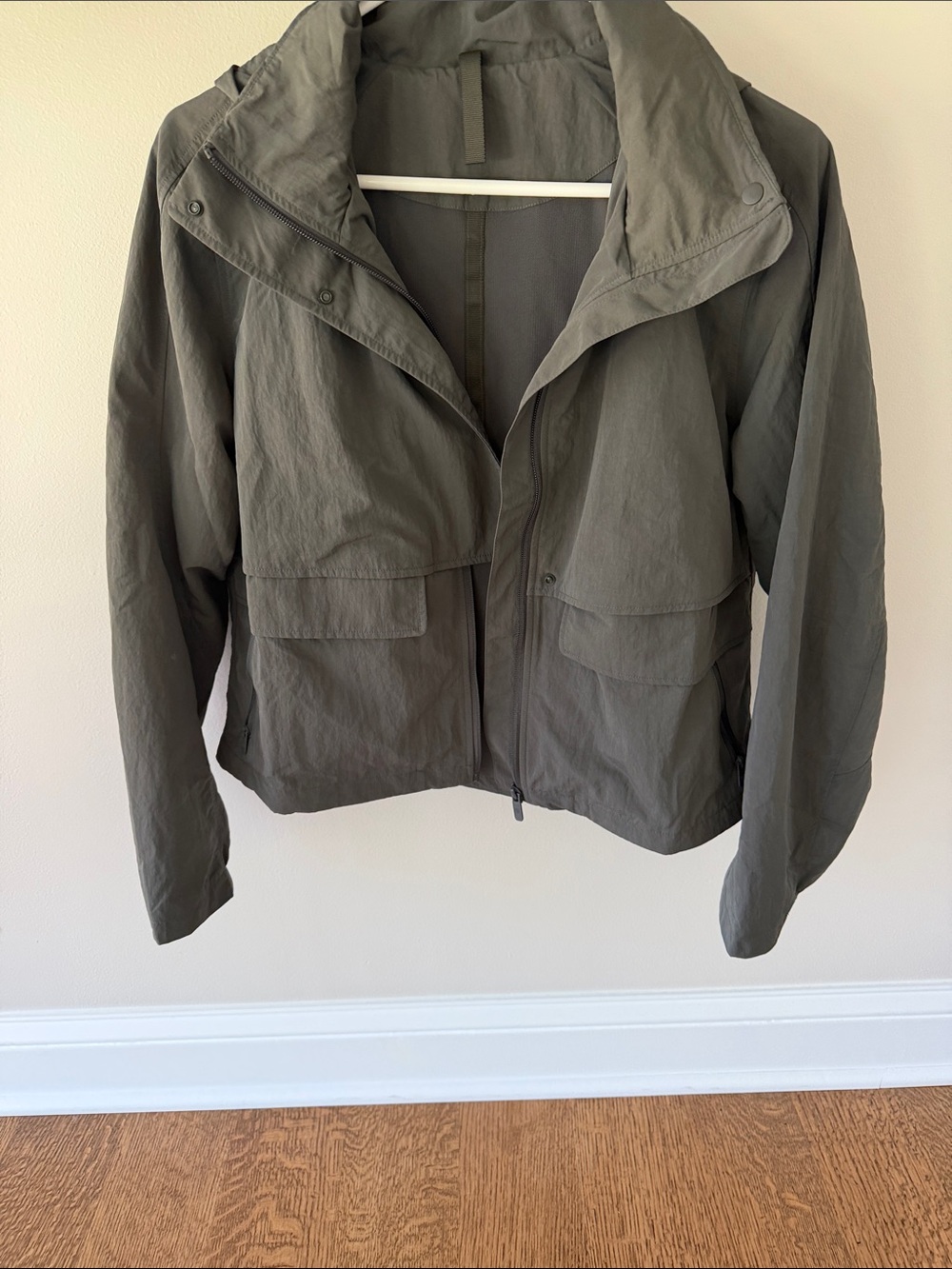 Lululemon always effortless Jacket size 6